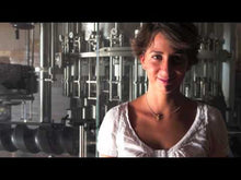 Carica e avvia il video nel visualizzatore di galleria, Oro di Eméra Primitivo di Manduria DOP